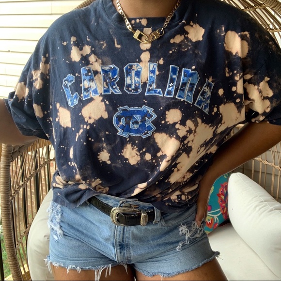 Champs Tops - Carolina Tarheels Bleach Splatter Graphic Tee SZ L